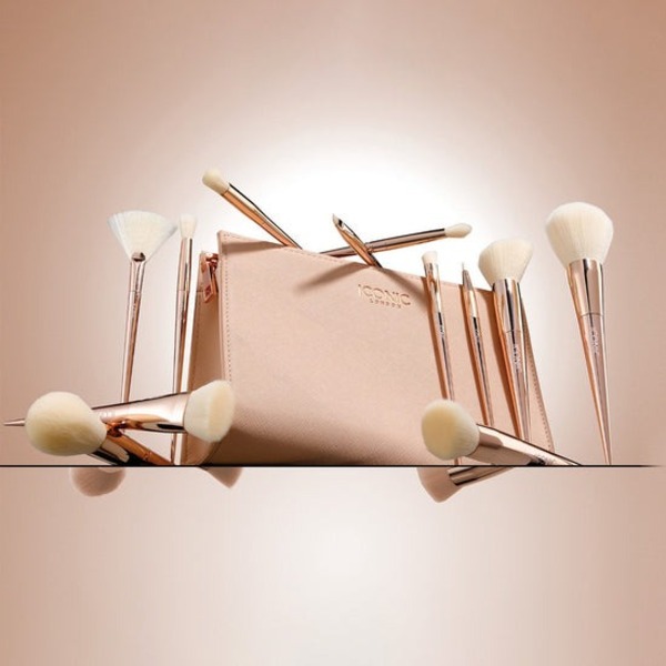 Iconic London UFSP 12-piece Ultimate Brush SetImage