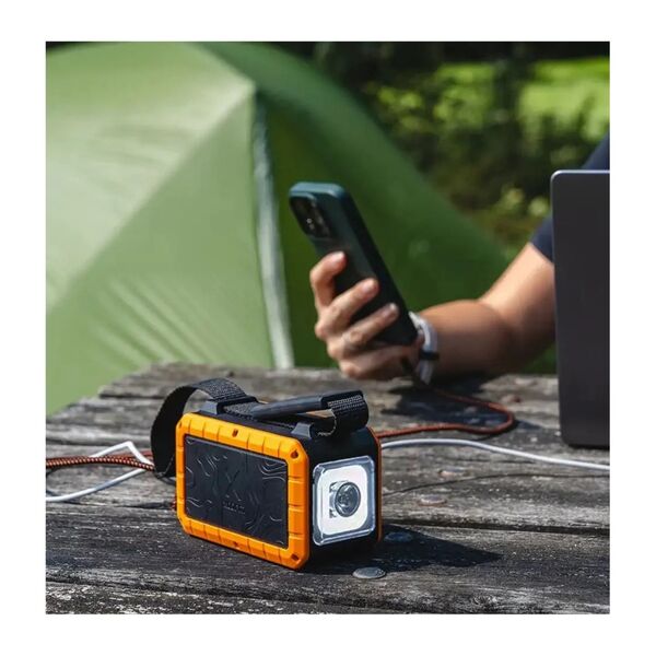 Xtorm Robuuste powerbank 40,000mAh met zaklampAfbeelding