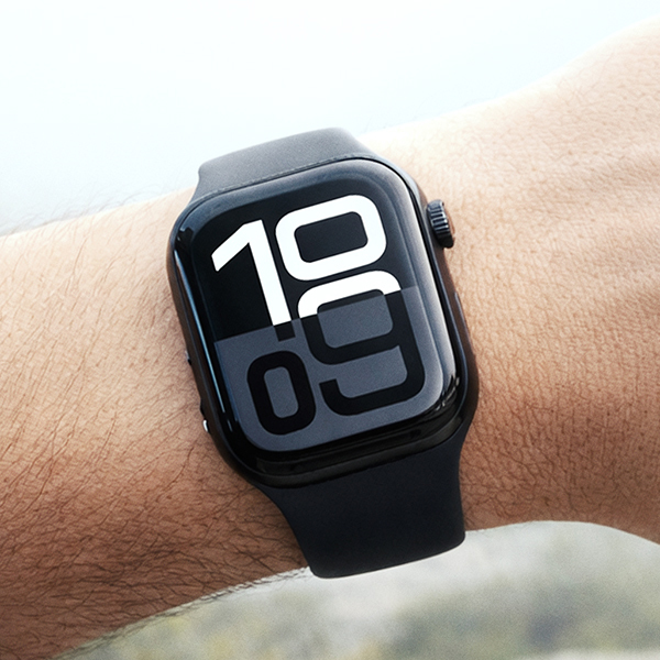 Apple Watch Series 10 GPS Aluminum 46mm − Sport BandImage