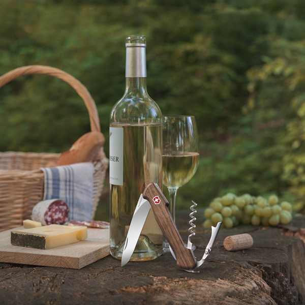 Victorinox WINE MASTER Pocket Knife for Wine ConnoisseursImage