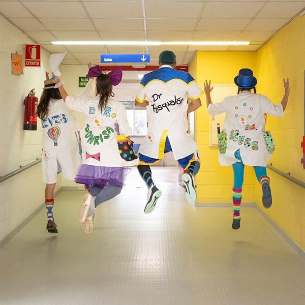 REGALAR MOMENTOS MÁGICOS A LOS NIÑOS HOSPITALIZADOS Imagen