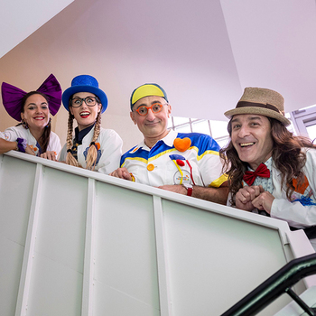 REGALAR MOMENTOS MÁGICOS A LOS NIÑOS HOSPITALIZADOS